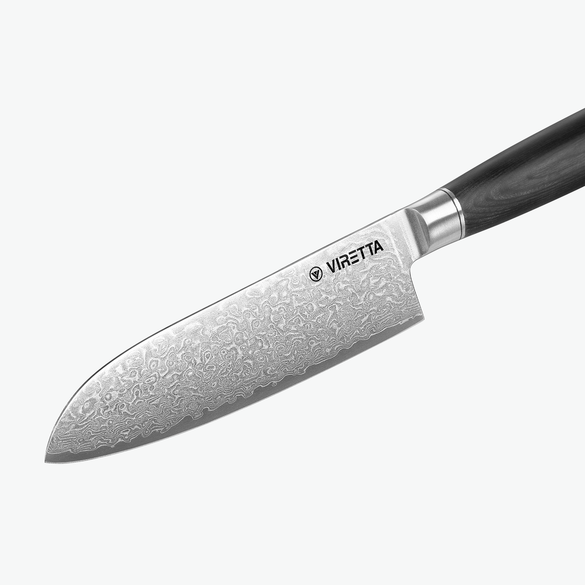 Damaskmønster på klingen af Shōjin Suna santokukniv, tæt på