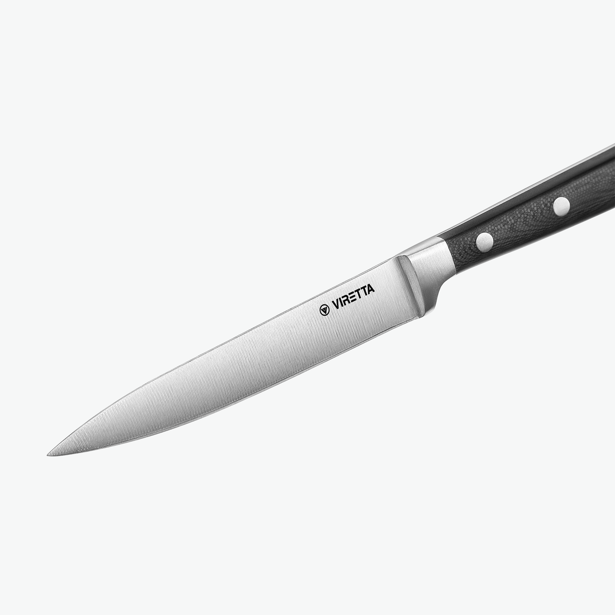 Klingen på Classic universalkniv, set skråt