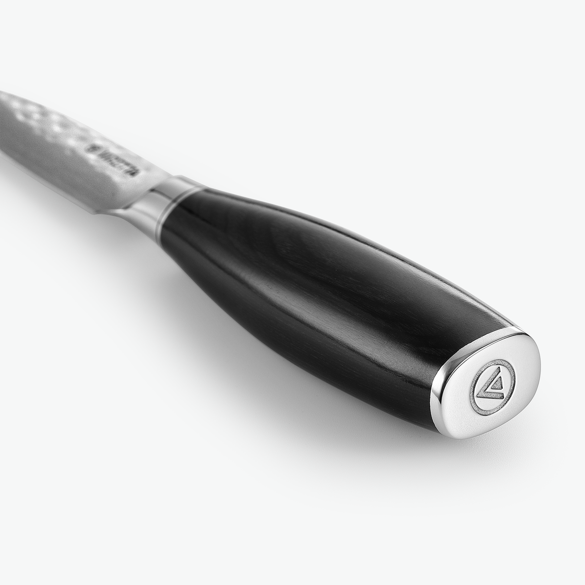 Endekappe i metal med logo på Shōjin Taru urtekniv