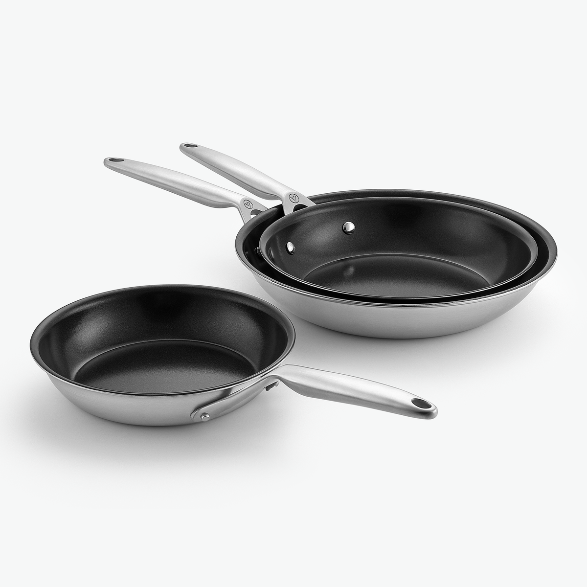 Pandesæt i 3-Ply keramisk – Trio: stegepander Ø20, Ø24 og Ø28 cm, set skråt forfra