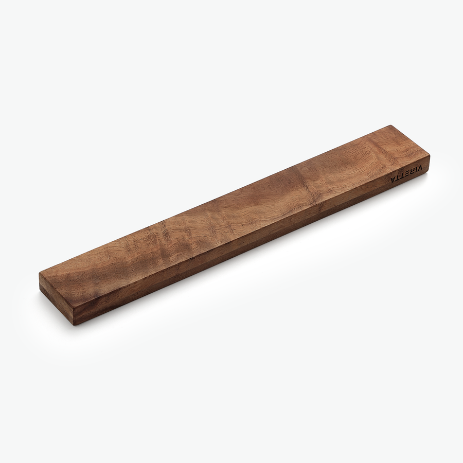 Knivmagnet i valnød, 40 cm, set skråt ovenfra