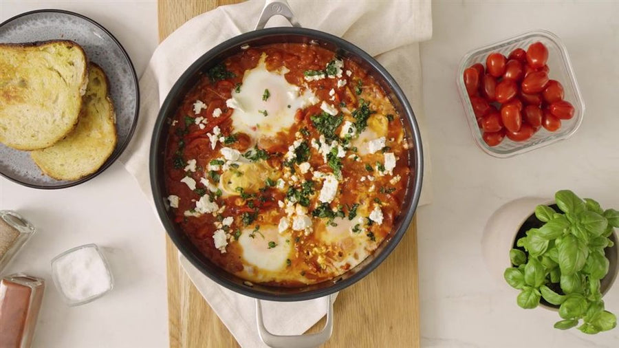 Shakshuka med tomater og urter